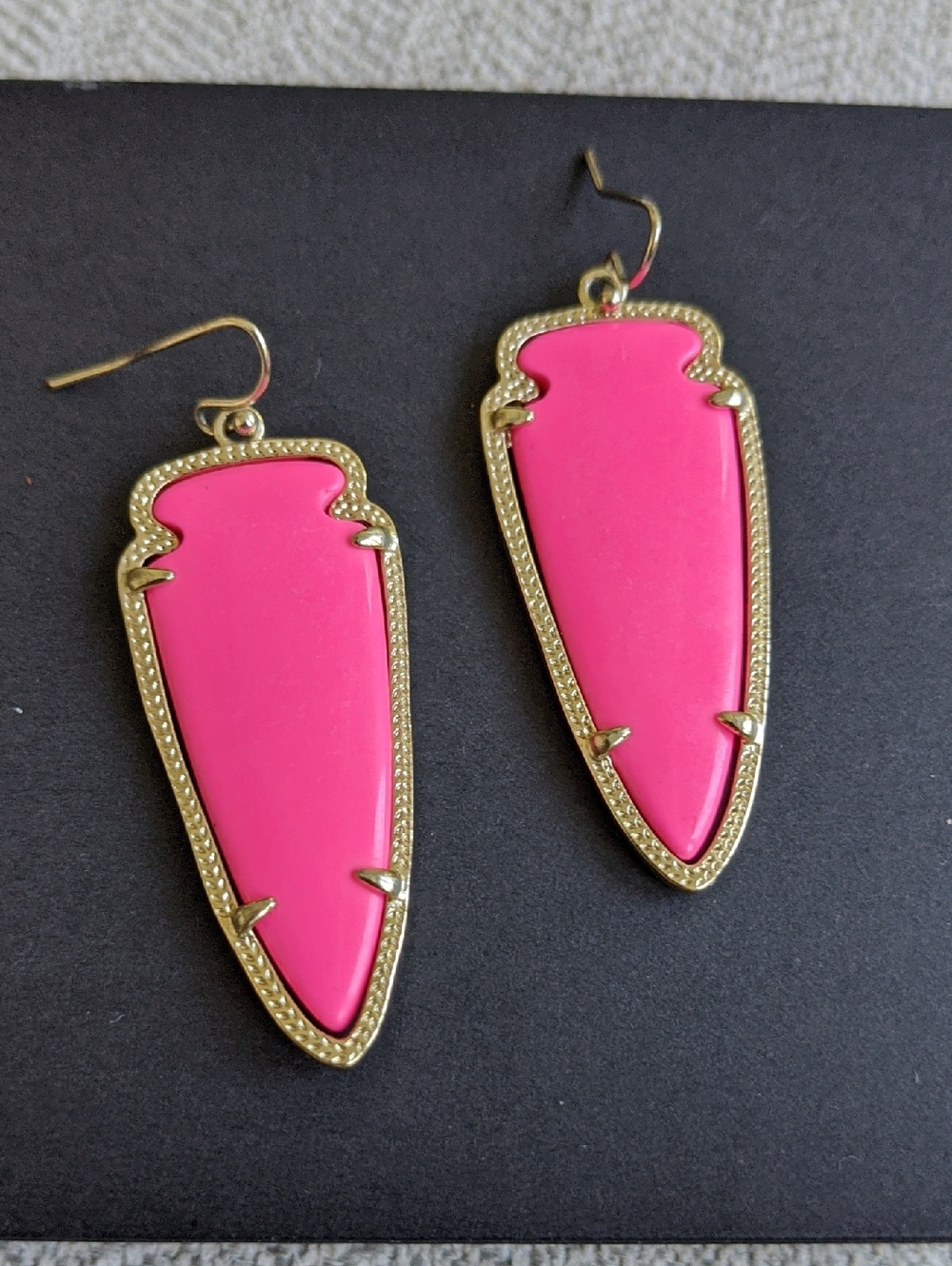 Kendra Scott Neon Pink Gold-Frame Shield Drop Earrings